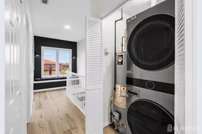 112 Michaels Court, Woodbridge Township, NJ 07095 - Photo 9