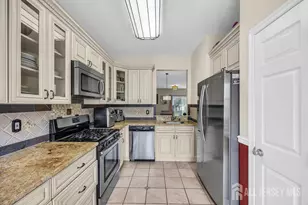 408 Blossom Cir, South Brunswick Township, NJ 08810 - Photo 5