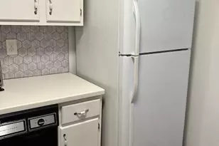 9 Chatham Square, Sayreville, NJ 08859 - Photo 3