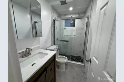 166 Throop Avenue, New Brunswick, NJ 08901 - Photo 5