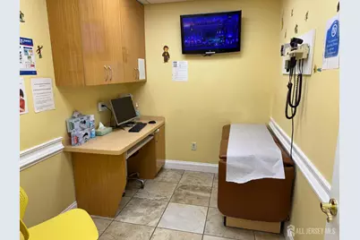 7 Brunswick Woods Drive, East Brunswick Township, NJ 08816 - Photo 7