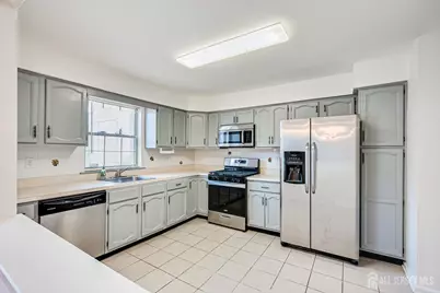 404 Maplecrest Road, Edison, NJ 08820 - Photo 11