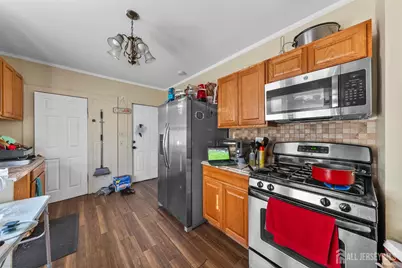 251 Hamilton Street, New Brunswick, NJ 08901 - Photo 5