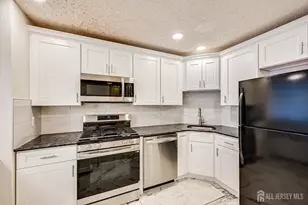 10 Guisborough Way, Edison, NJ 08820 - Photo 7