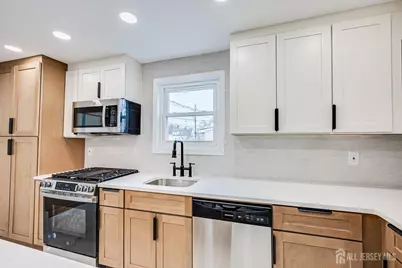 237 Mawbey Street, Woodbridge Township, NJ 07095 - Photo 5