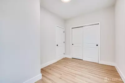 237 Mawbey Street, Woodbridge Township, NJ 07095 - Photo 17