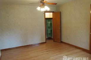 1818 W 4th Street W, Dunellen, NJ 08812 - Photo 3