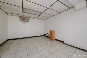 1 Ovington Ave, Edison, NJ 08817 - Photo 29