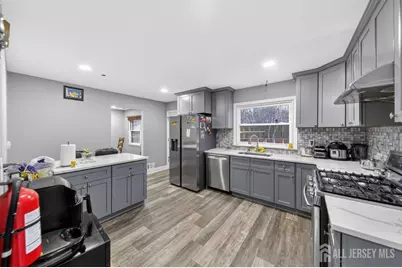 269 Rosewood Lane, Port Reading, NJ 07064 - Photo 9