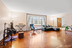 17 Brookside Ct, East Brunswick Township, NJ 08816 - Photo 5