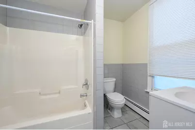 122 S Rosewell Avenue S, South Amboy, NJ 08879 - Photo 9