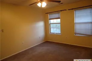 129 Albury Way, North Brunswick Township, NJ 08902 - Photo 5