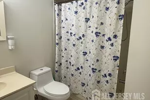 1709 Woodbridge Commons Way Way, Iselin, NJ 08830 - Photo 11