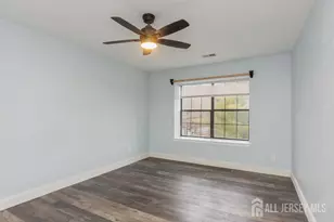 208 Sunshine Ct, Sayreville, NJ 08859 - Photo 17