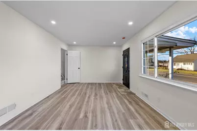 2512 Maple Avenue, South Plainfield, NJ 07080 - Photo 7