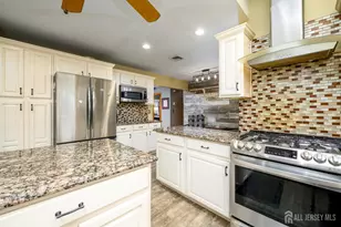 13 King St, Edison, NJ 08820 - Photo 9