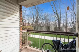 603 Green Hollow Dr, Iselin, NJ 08830 - Photo 11