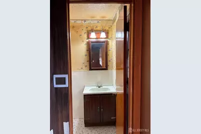 8 Montclair Avenue, Edison, NJ 08820 - Photo 9