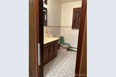 8 Montclair Avenue, Edison, NJ 08820 - Photo 13