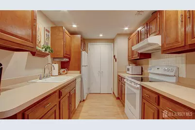 130 Plymouth Lane #D, Monroe Township, NJ 08831 - Photo 9