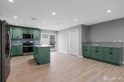 20 Louis Avenue, Middlesex, NJ 08846 - Photo 9