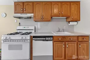 651 Franklin Dr, Perth Amboy, NJ 08861 - Photo 19