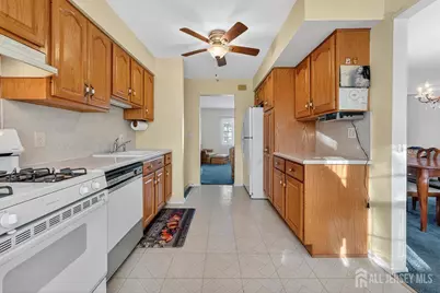 651 Franklin Drive, Perth Amboy, NJ 08861 - Photo 17