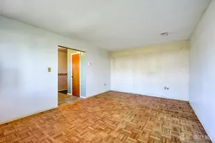 28 Chipper Dr, South Brunswick Township, NJ 08824 - Photo 5