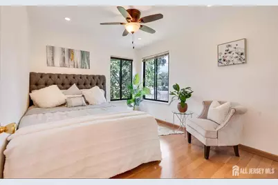 31 Gate House Lane, Edison, NJ 08820 - Photo 11