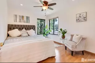 31 Gate House Ln, Edison, NJ 08820 - Photo 11