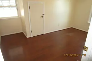 25 Hull Dr, Edison, NJ 08817 - Photo 15