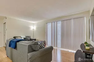 252 Kempsey Dr, North Brunswick Township, NJ 08902 - Photo 5