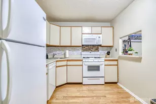 252 Kempsey Dr, North Brunswick Township, NJ 08902 - Photo 7