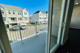 102 Dickson Ct, Highland Park, NJ 08904 - Photo 5