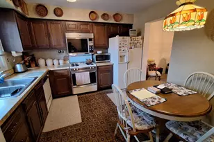 367 Willowbrook Dr, North Brunswick Township, NJ 08902 - Photo 7