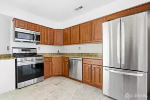 23 Borelle Square, Sayreville, NJ 08859 - Photo 9