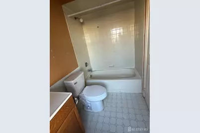 1202 Woodbridge Commons Way, Iselin, NJ 08817 - Photo 17