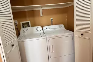 1202 Woodbridge Commons Way, Iselin, NJ 08817 - Photo 9