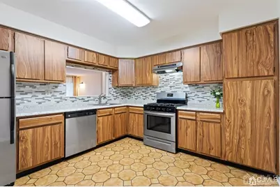 354 Willowbrook Drive, North Brunswick Township, NJ 08902 - Photo 5