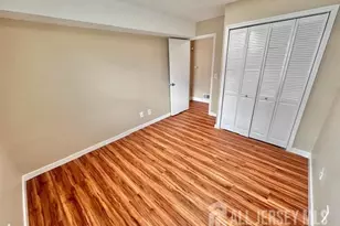 211 Sunshine Ct, Sayreville, NJ 08859 - Photo 13