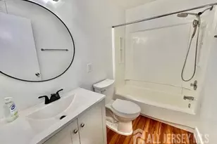 211 Sunshine Ct, Sayreville, NJ 08859 - Photo 15