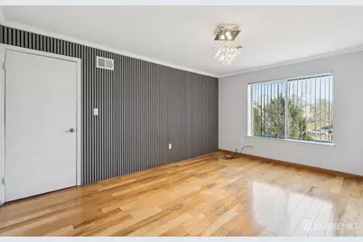 36 Farnham Square, Sayreville, NJ 08859 - Photo 19