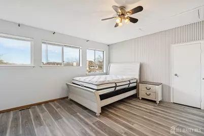 36 Farnham Square, Sayreville, NJ 08859 - Photo 27