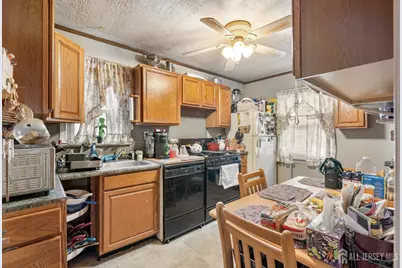 81 Larch Street, Port Reading, NJ 07064 - Photo 5