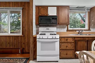 21 Pine St, Old Bridge Township, NJ 08857 - Photo 9