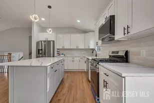 21 Vauxhall Rd, East Brunswick Township, NJ 08816 - Photo 11