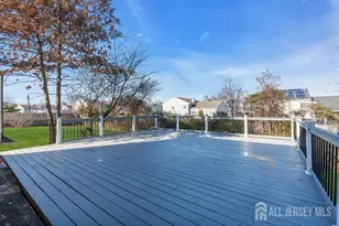 26 Sunnyside Dr, Carteret, NJ 07008 - Photo 23