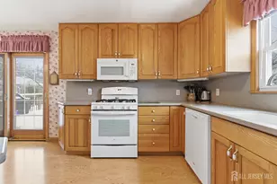 90 Coolidge Ave, Carteret, NJ 07008 - Photo 9