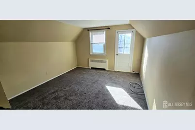 35 Berkley Boulevard, Iselin, NJ 08830 - Photo 17