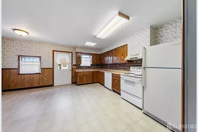 104 Roosevelt Avenue, Old Bridge Township, NJ 08879 - Photo 9